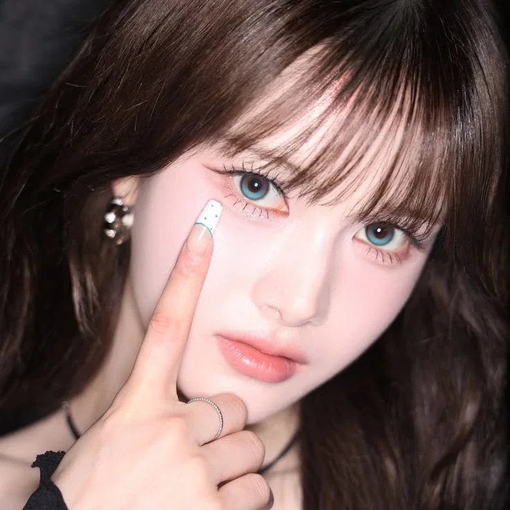 Mayu gallery image