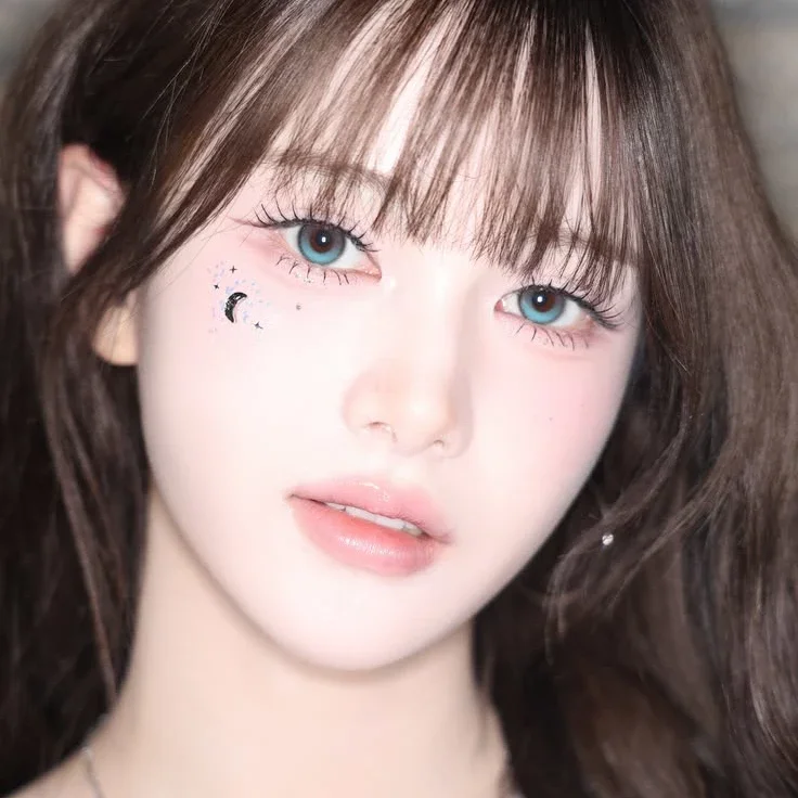 Mayu gallery image