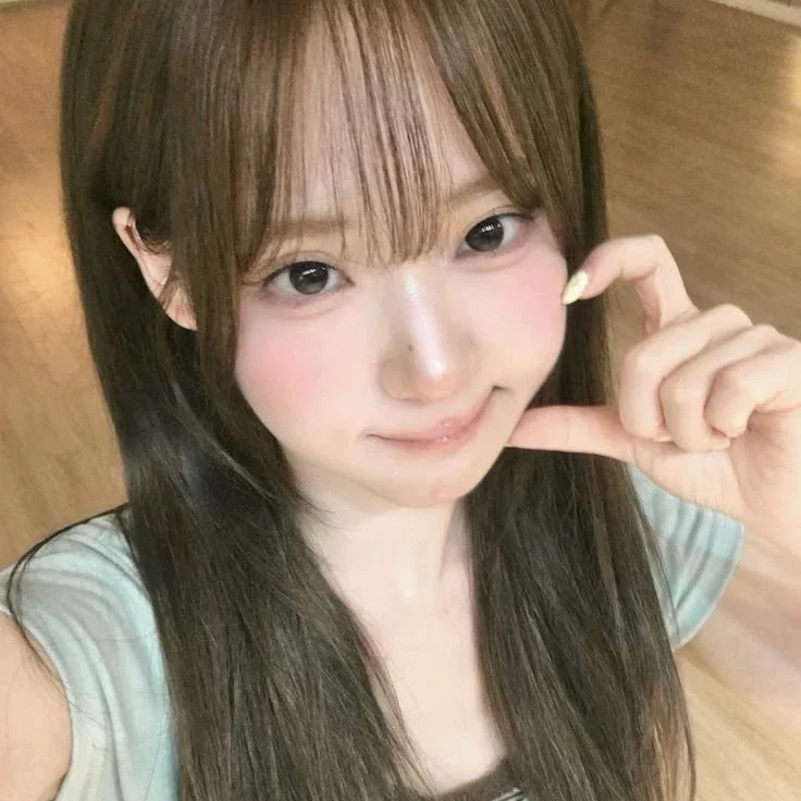 SeoYeon gallery image