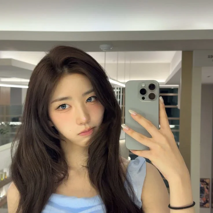 SoHyun gallery image