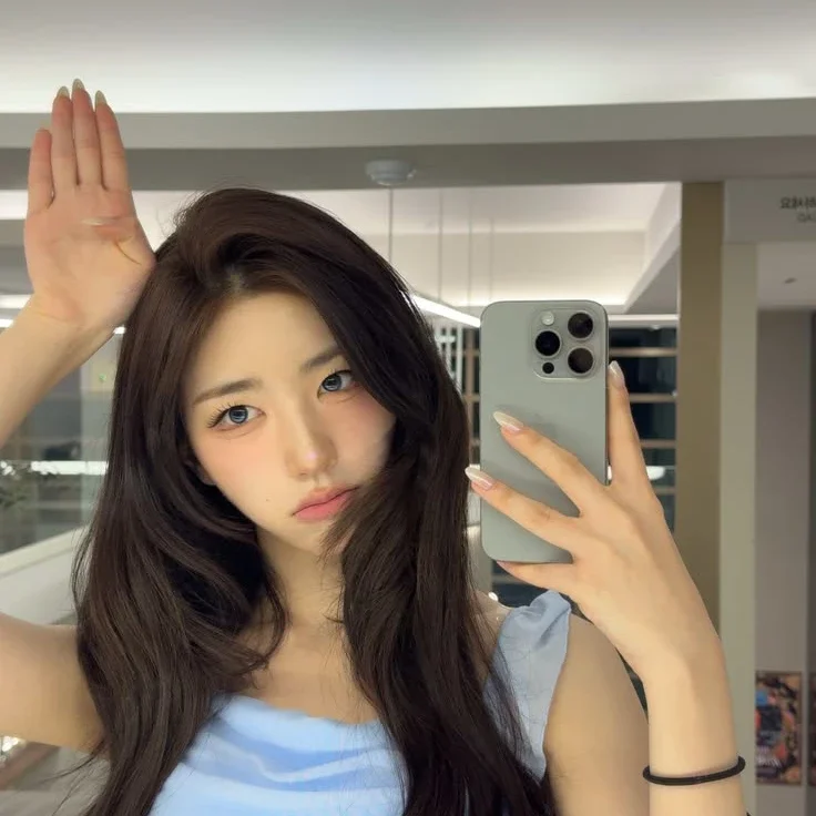 SoHyun gallery image