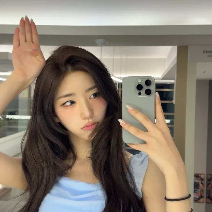 SoHyun gallery image