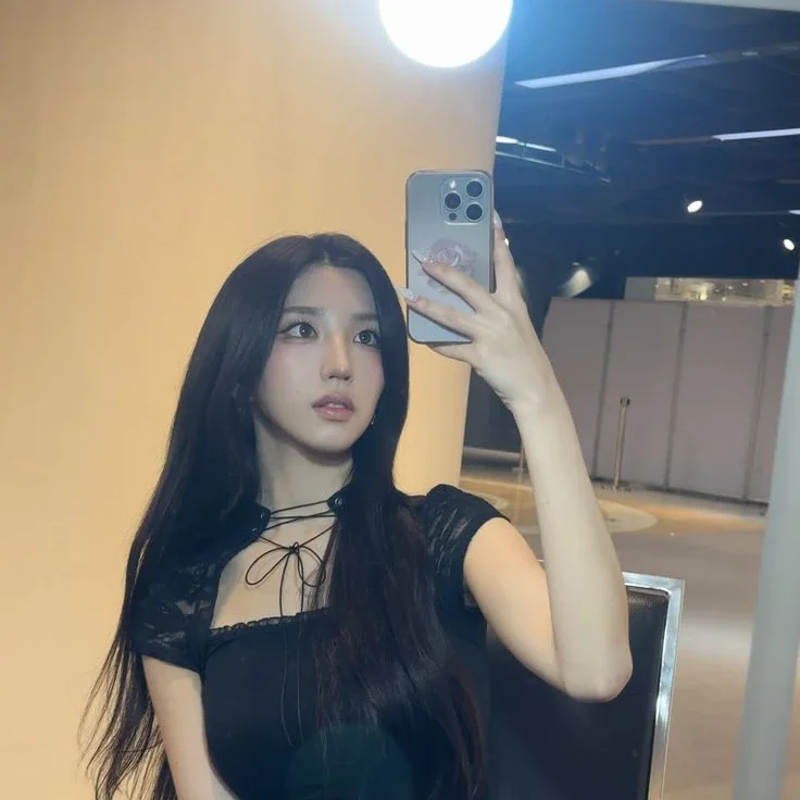 SoHyun gallery image