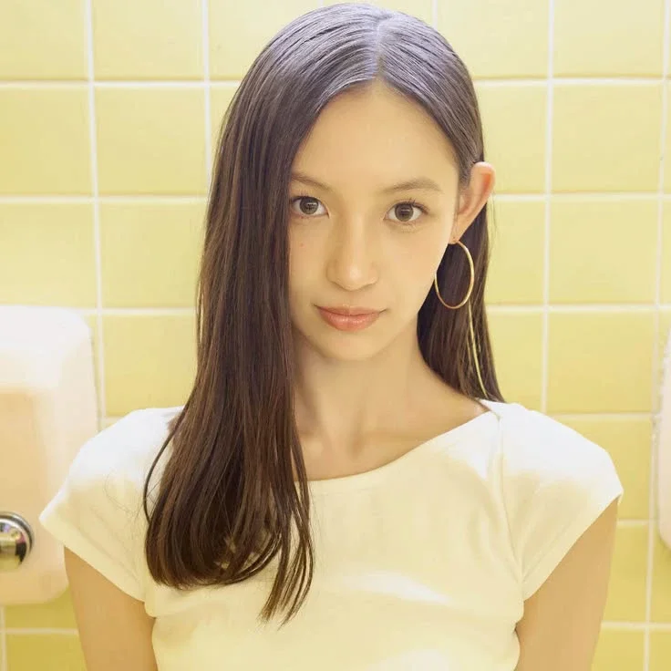 Yi Hani gallery image