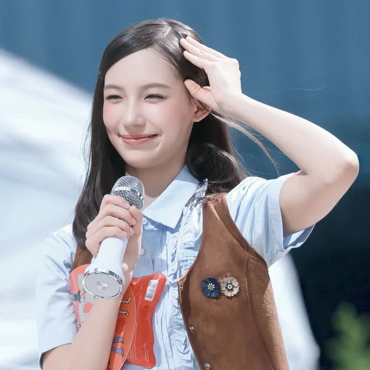 Yi Hani gallery image