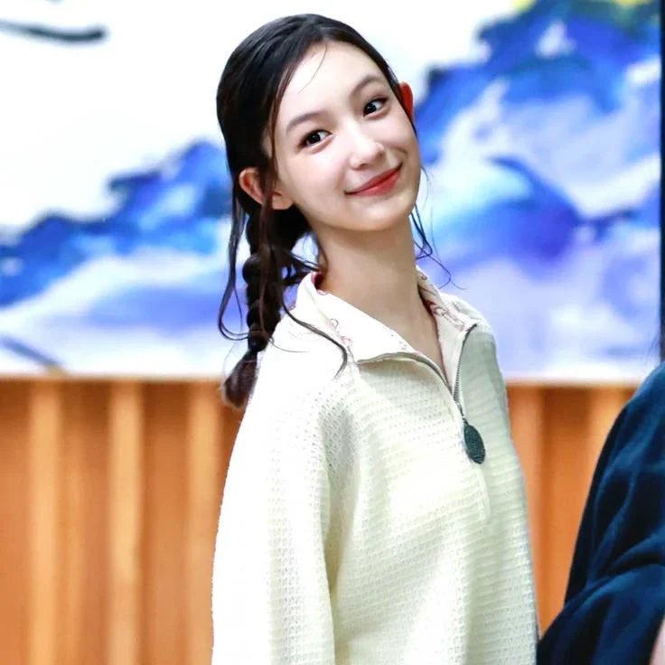 Yi Hani gallery image