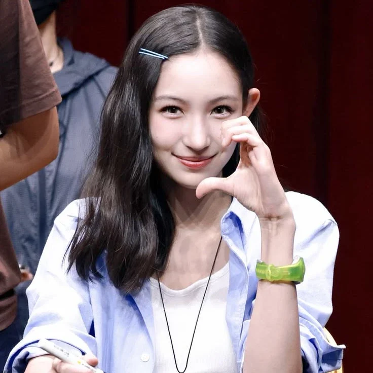 Yi Hani gallery image