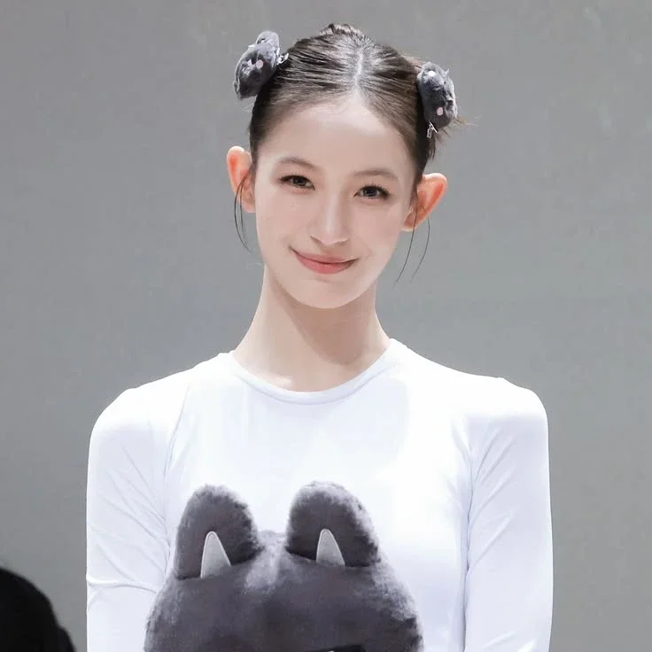 Yi Hani gallery image