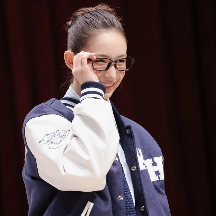 Yi Hani gallery image