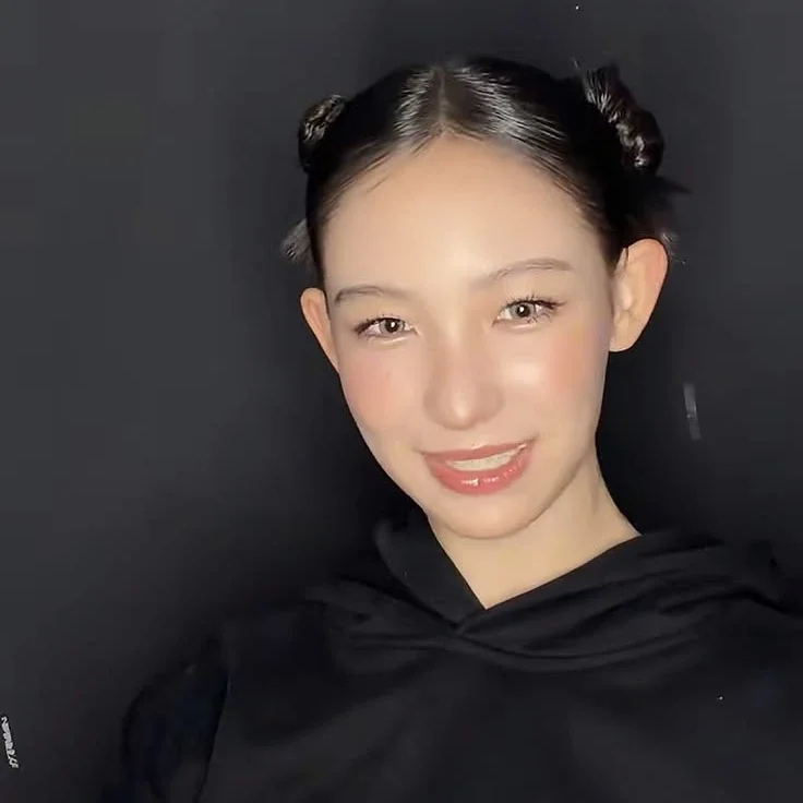 Yi Hani gallery image