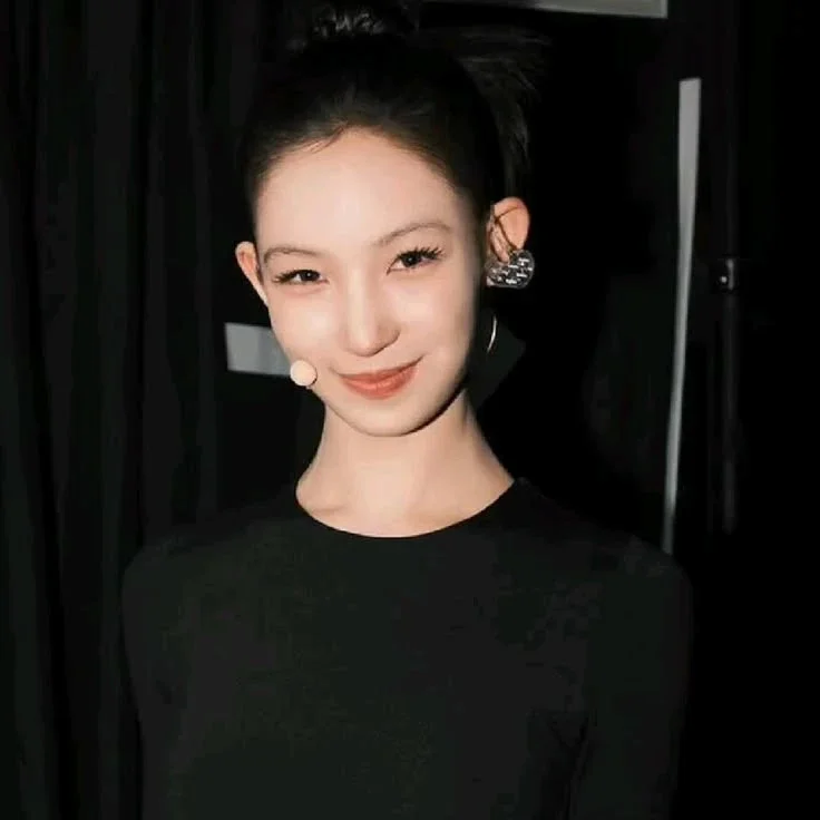Yi Hani gallery image