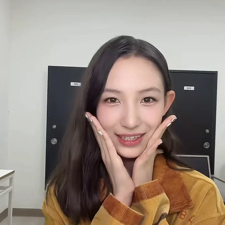 Yi Hani gallery image