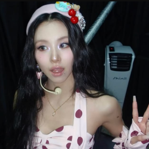 عکس گالری Chaeyoung
