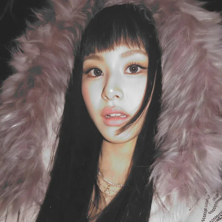 Chaeyoung gallery image