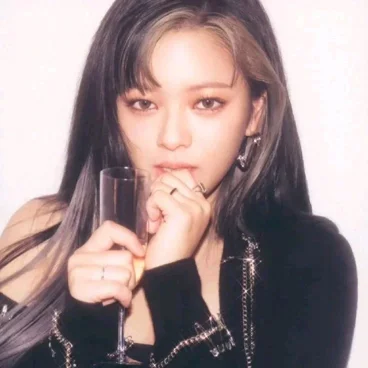 Jeongyeon 3