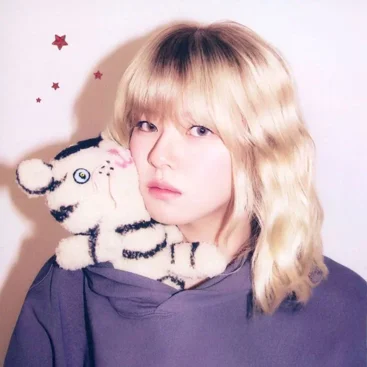 Jeongyeon 1