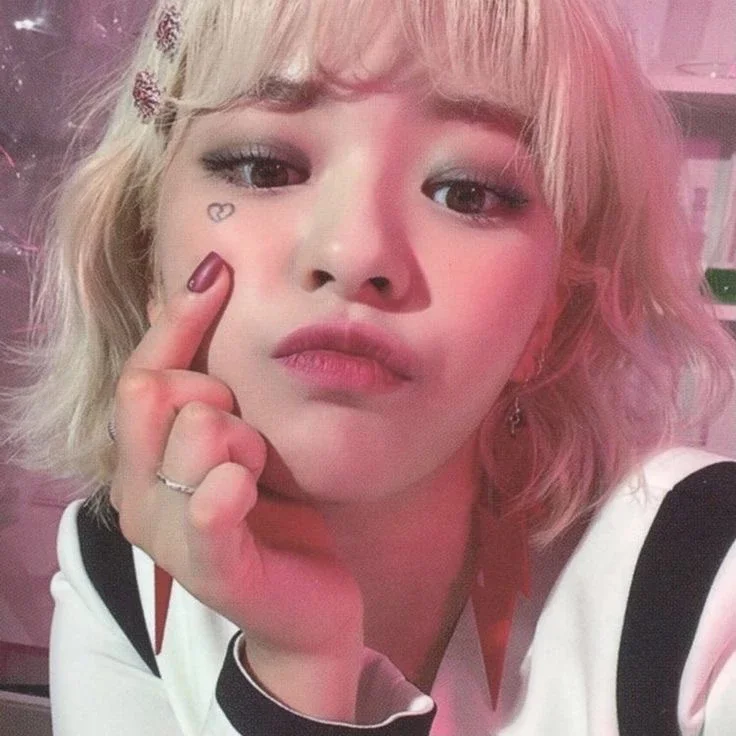 Jeongyeon gallery image