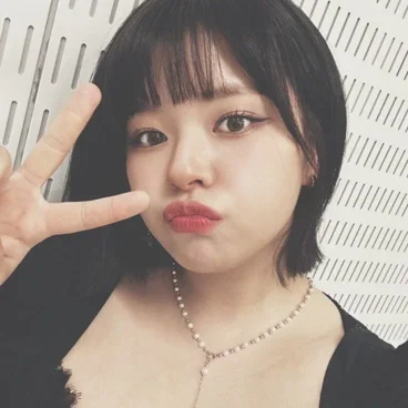 Jeongyeon 1