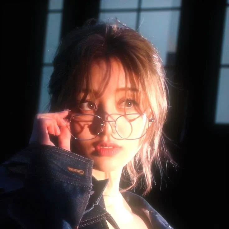 Jihyo gallery image