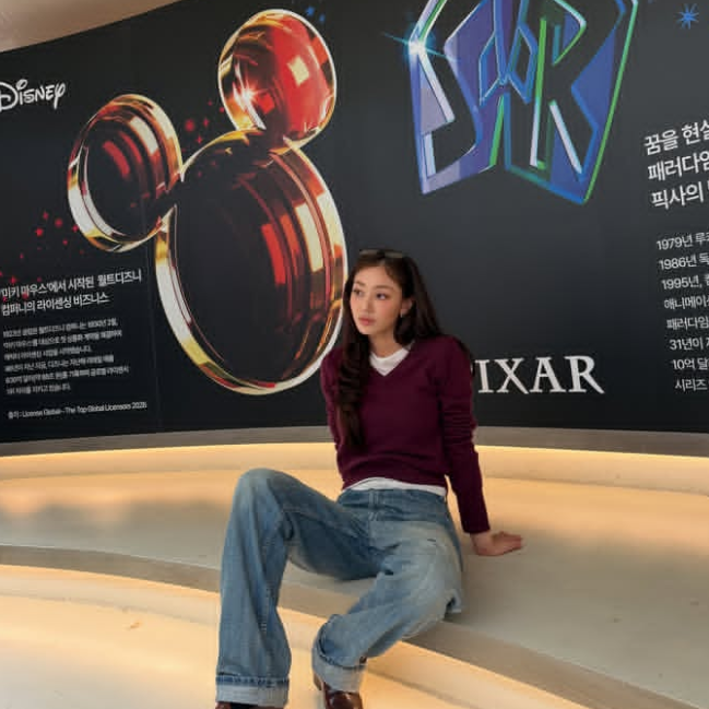 Jihyo gallery image