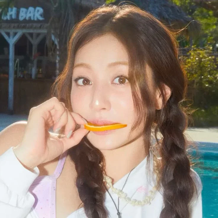 Jihyo gallery image