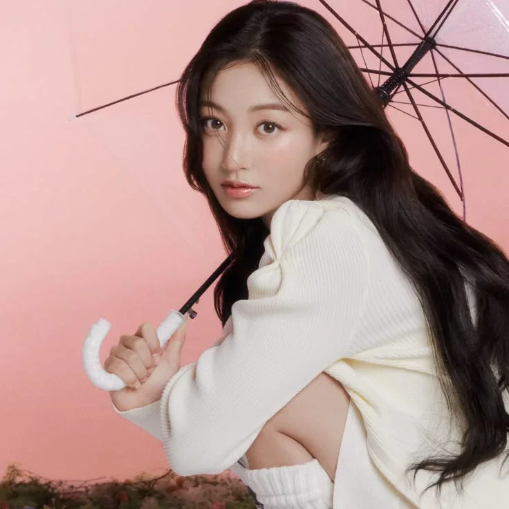 Jihyo gallery image