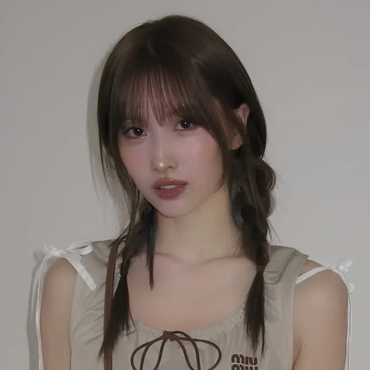 Momo gallery image