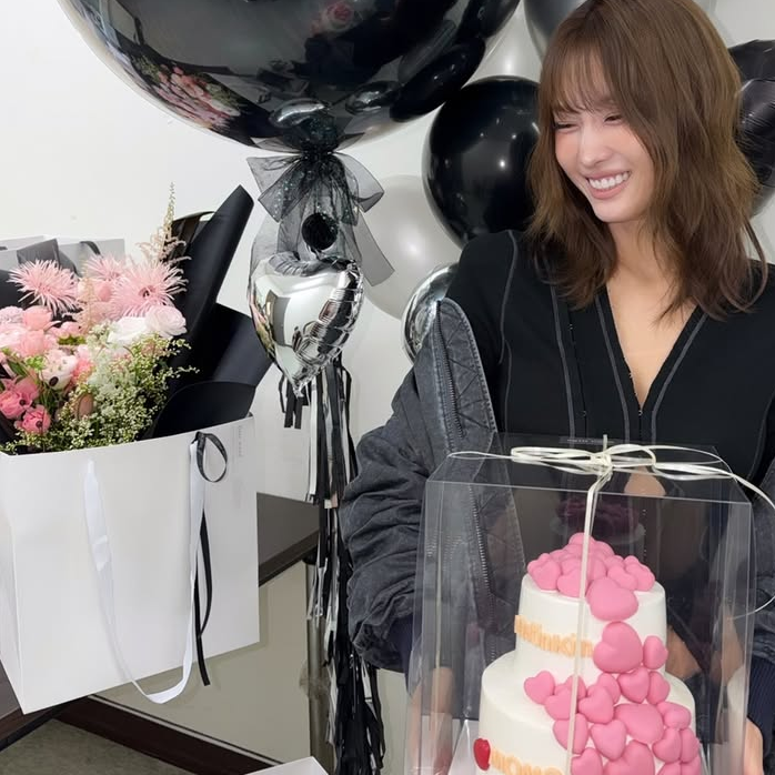 Momo gallery image