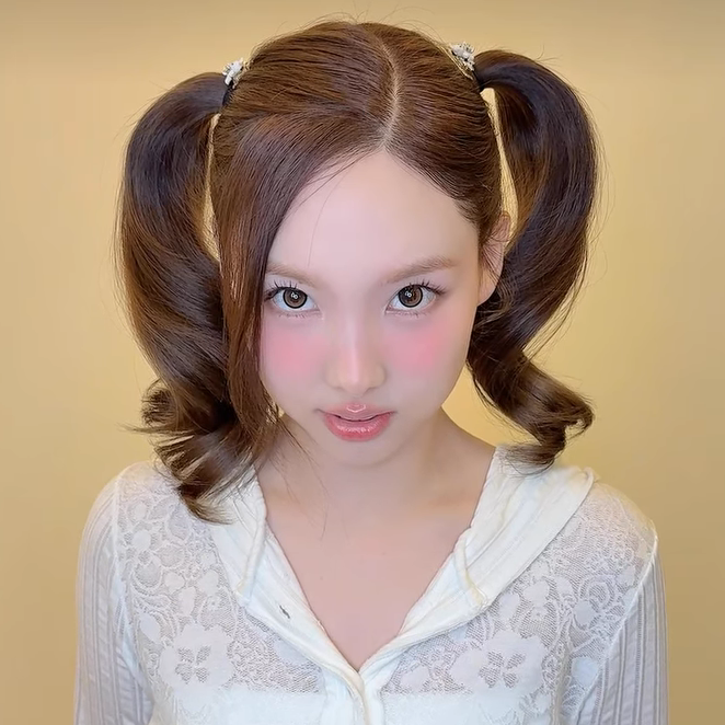 Nayeon gallery image