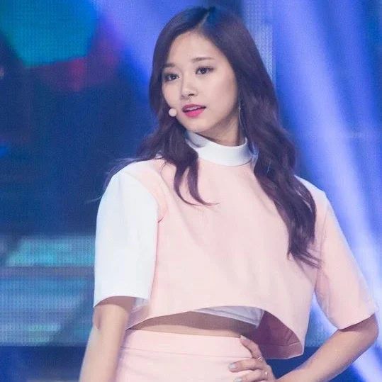Tzuyu gallery image