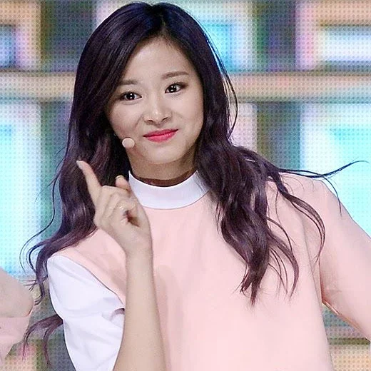 Tzuyu gallery image