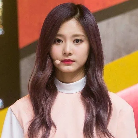 Tzuyu gallery image