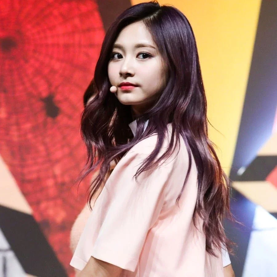 Tzuyu gallery image