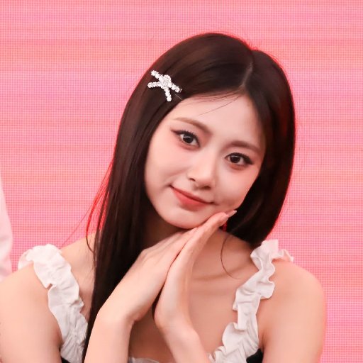Tzuyu gallery image