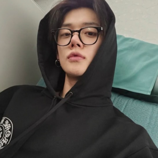 Yeonjun galeri görseli