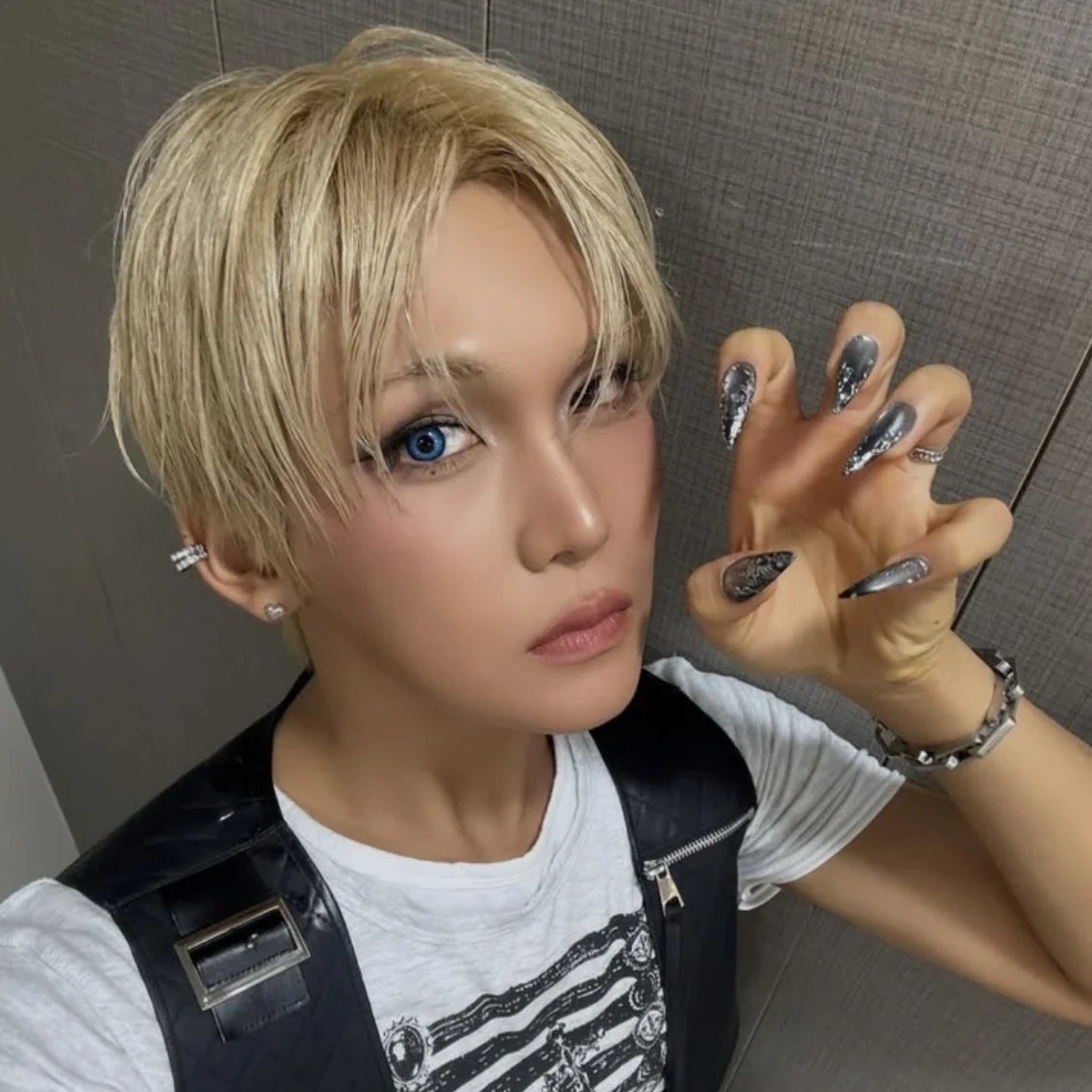 Hyun gallery image