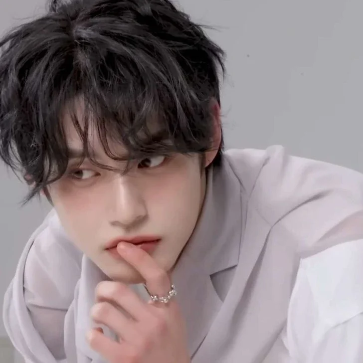 Kim Jiwoong gallery image