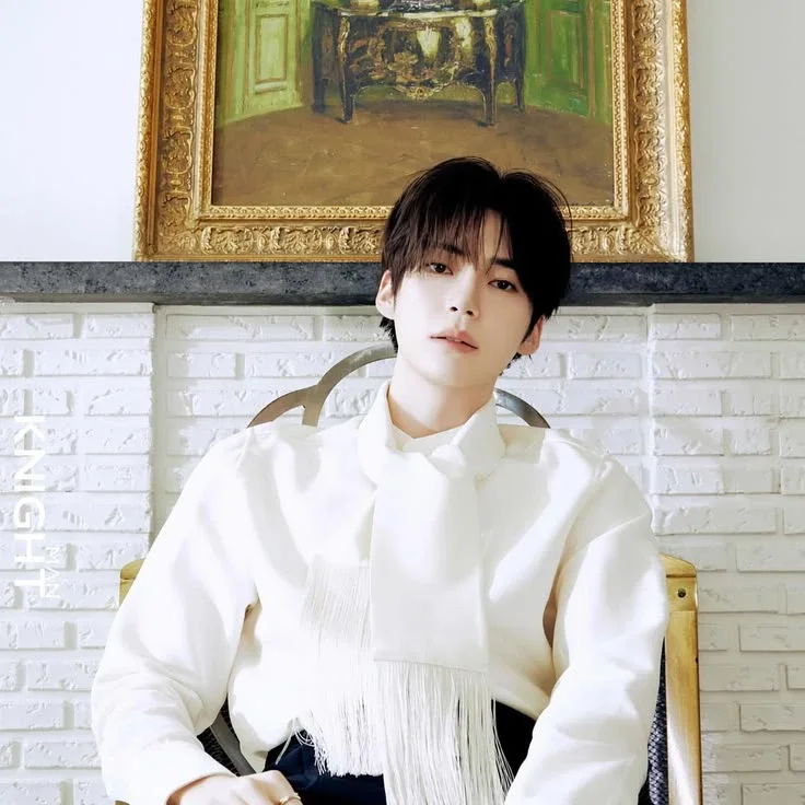 Sung Hanbin gallery image