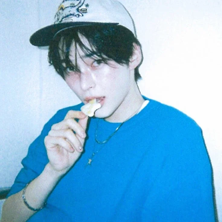 Sung Hanbin gallery image