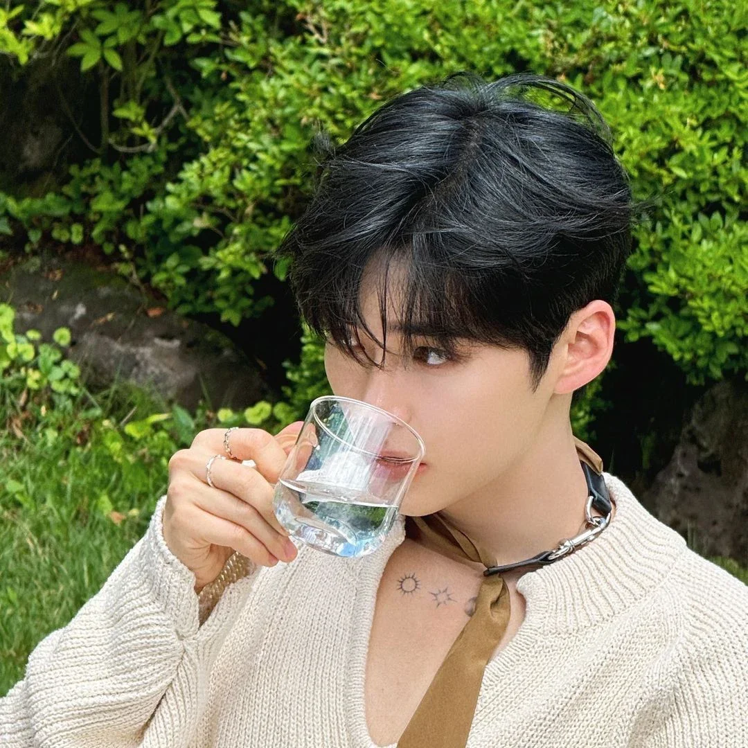 Imagen de la galería de Sung Hanbin