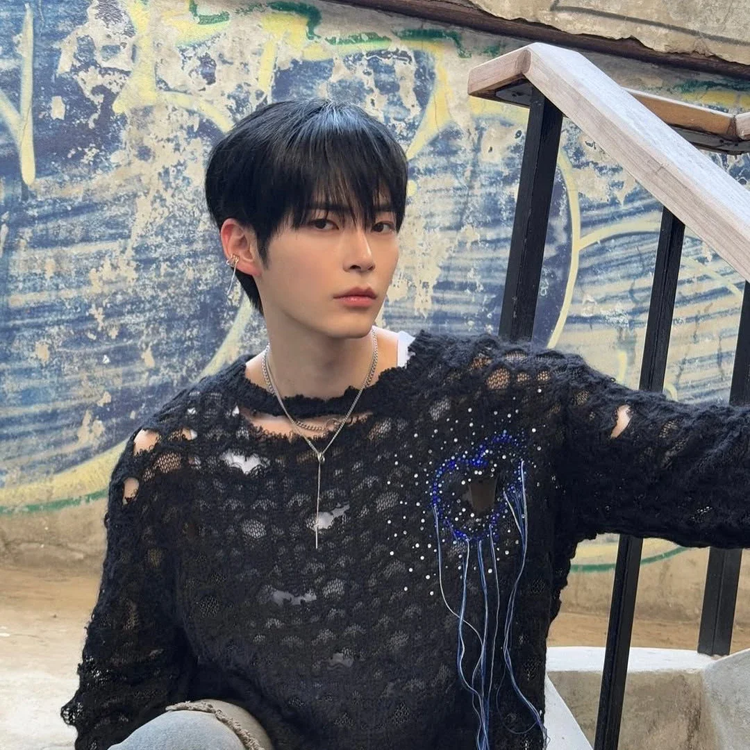 Sung Hanbin gallery image