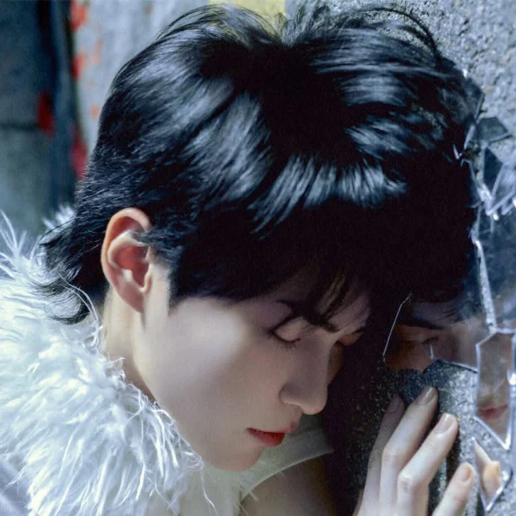 Sung Hanbin gallery image