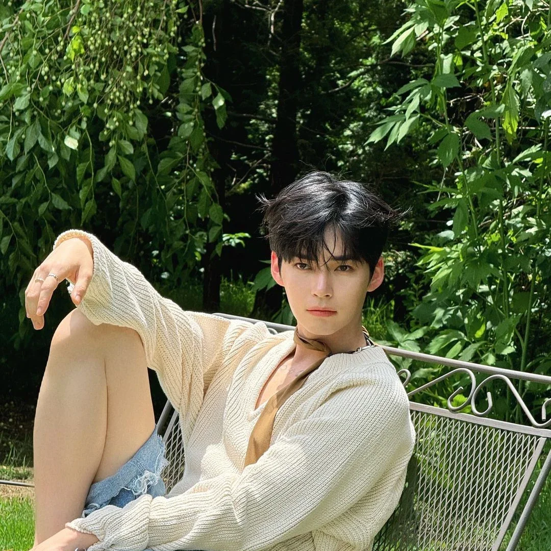 Imagen de la galería de Sung Hanbin