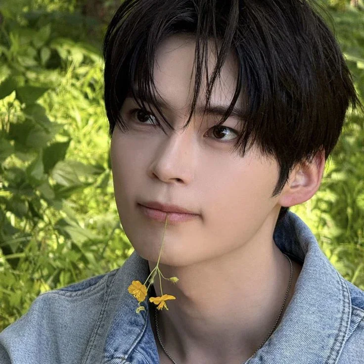 Imagen de la galería de Sung Hanbin