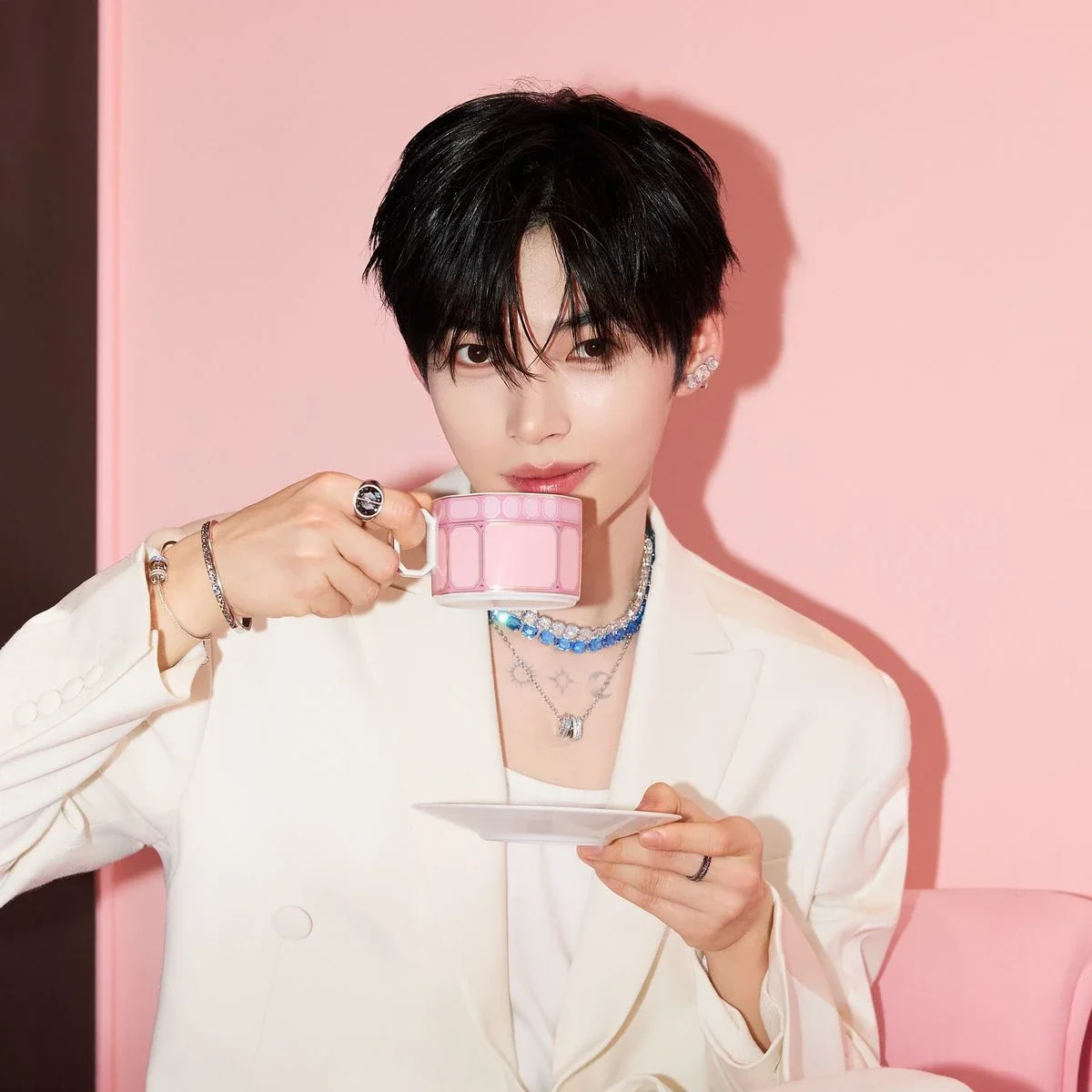 Sung Hanbin gallery image