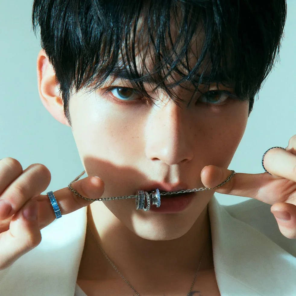Sung Hanbin gallery image